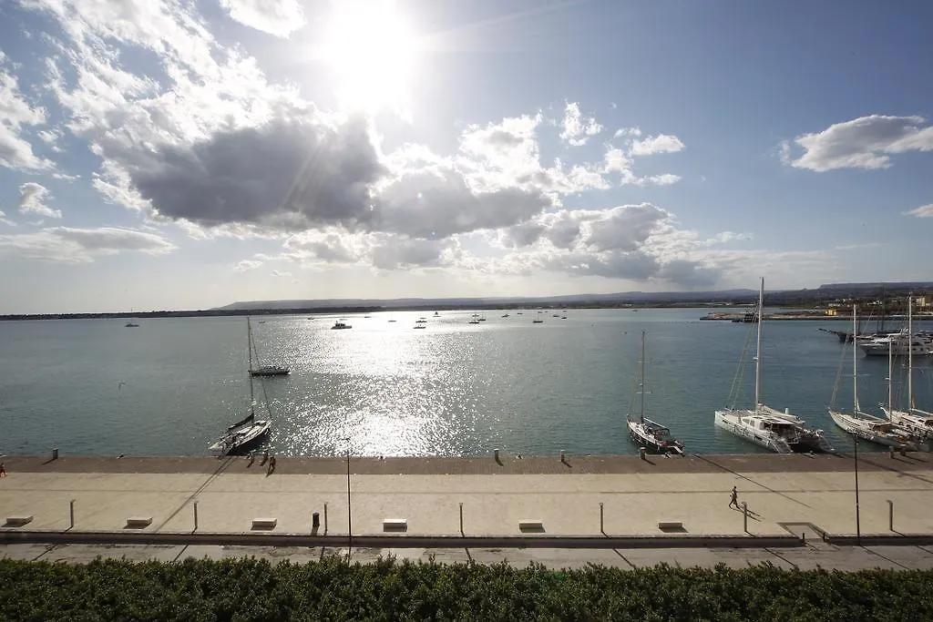 Ortigia Camere Con Vista Da Giulio B&B Syracuse Italië